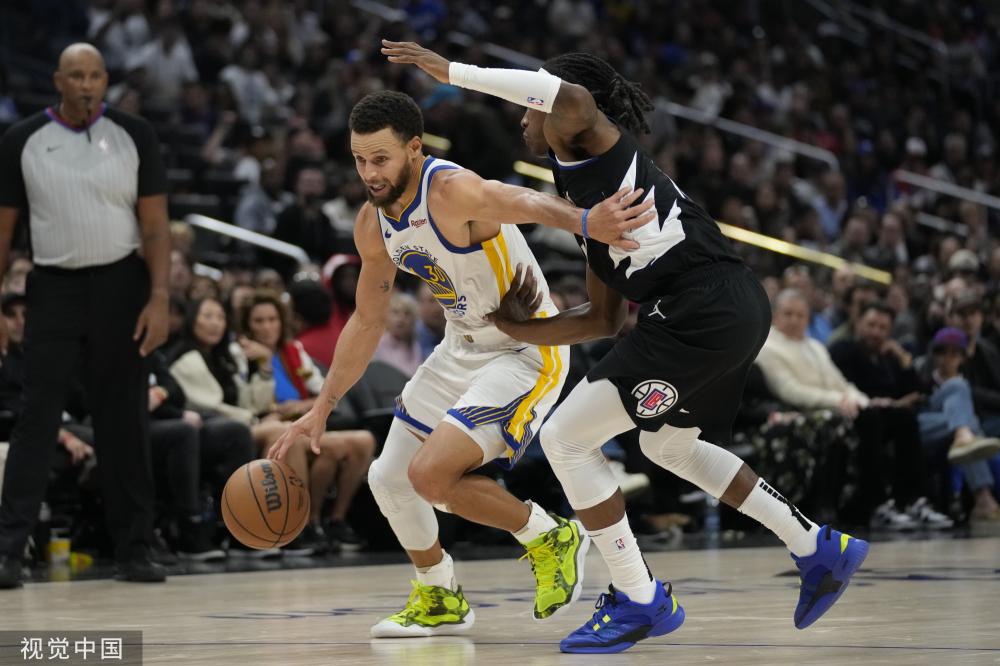 她毫不畏惧 她毫不畏惧