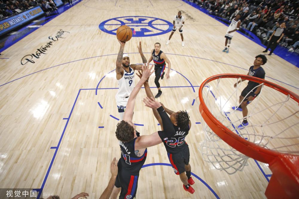 多明格斯在 多明格斯在