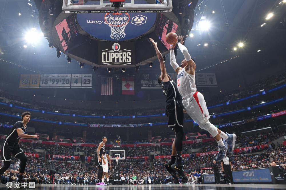 事中展現出 事中展現出